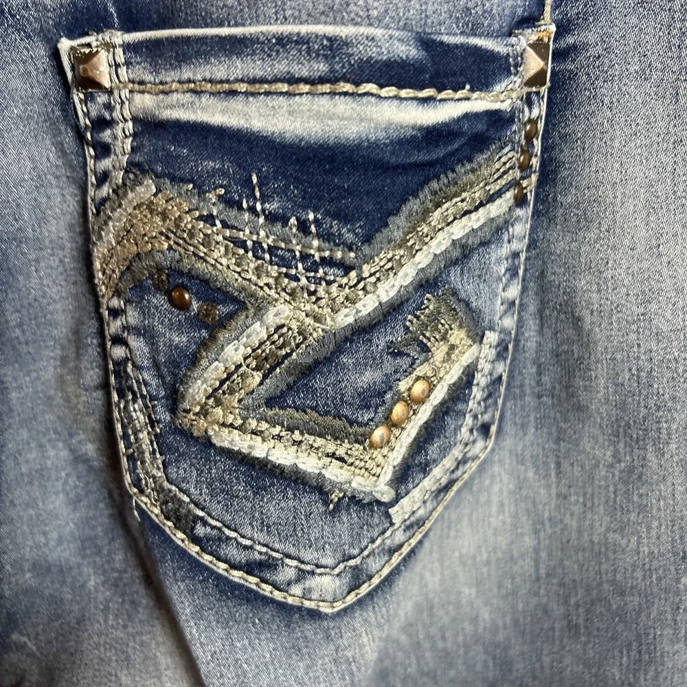 CATO Embroidered Pockets Blue Denim Jeans‎ Size 16W Womens